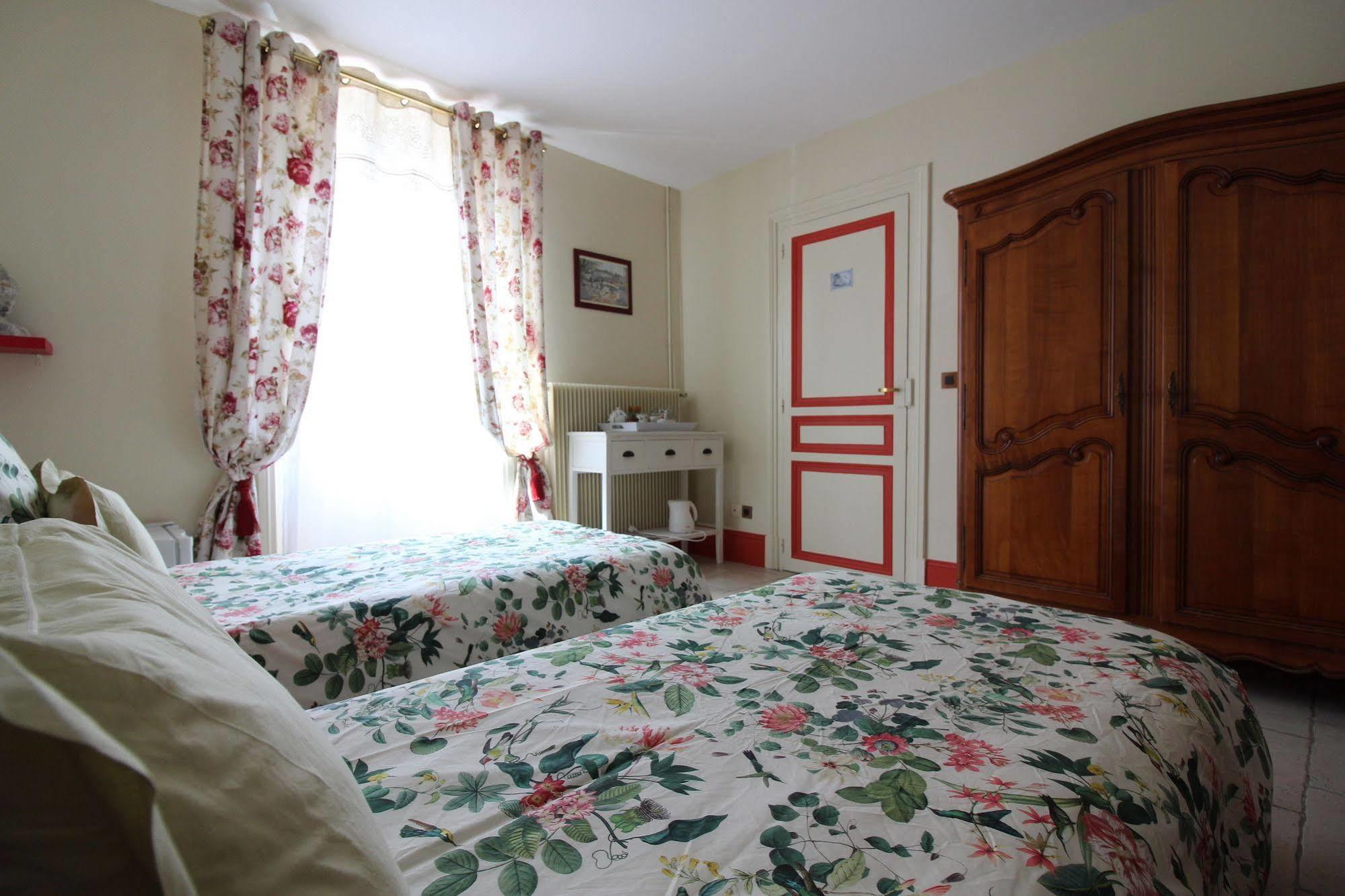 Aggarthi Bed And Breakfast Bayeux Exterior photo